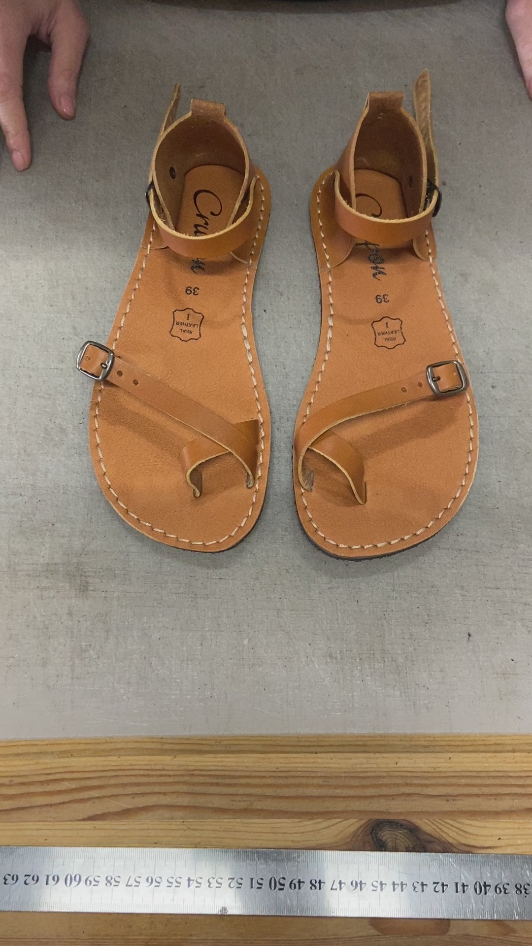 Load video: Nomade - Avion