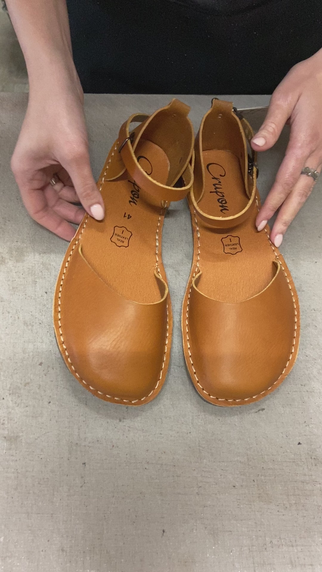 Load video: Trevi Barefoot - Nero