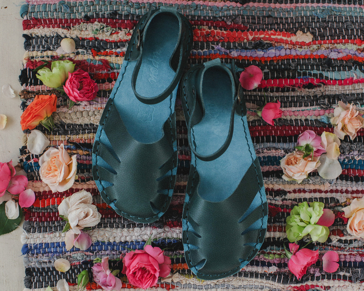 Monstera Volanato - Avion barefoot sandals with natural foot shape