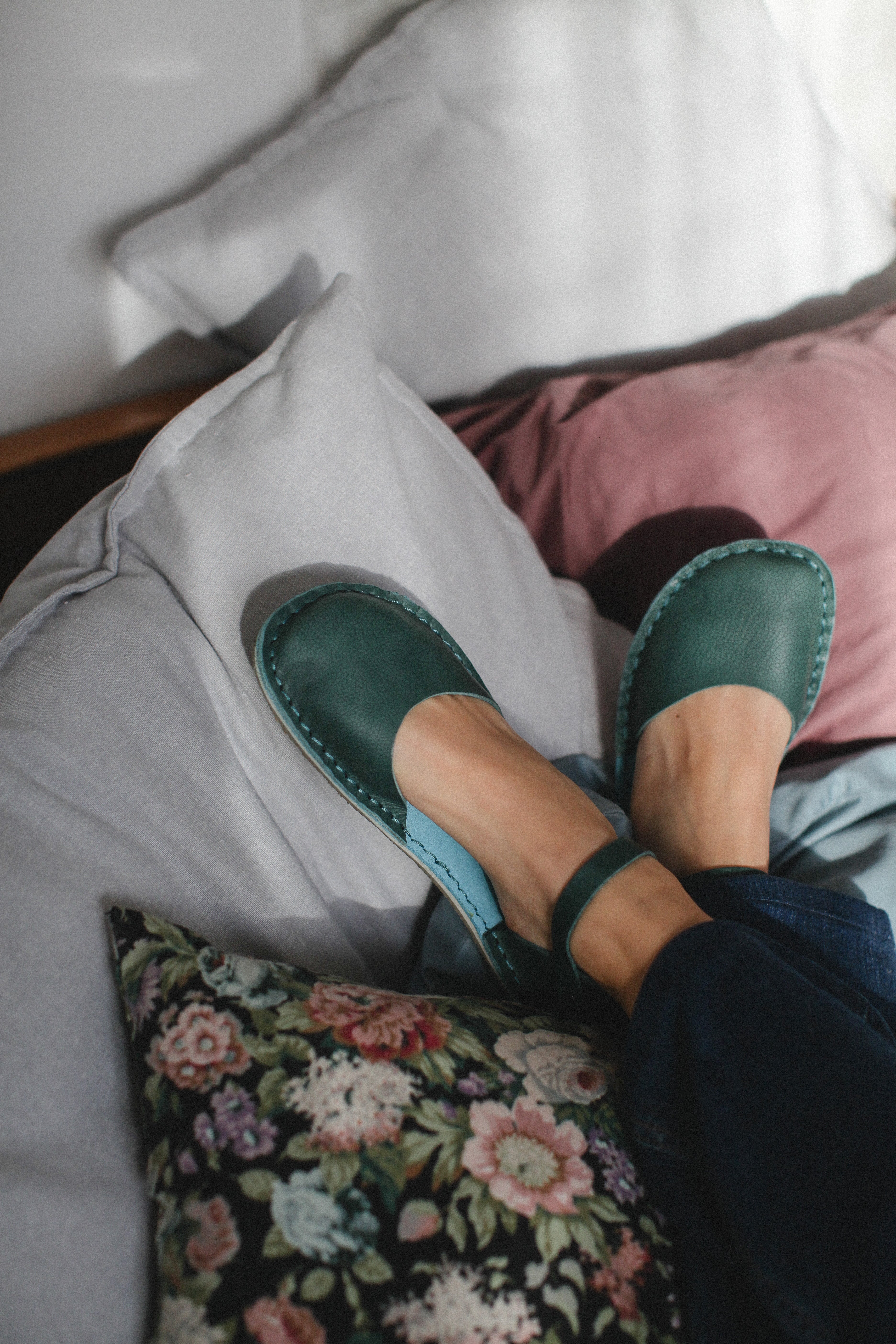 barefoot sandals side profile showing zero drop sole