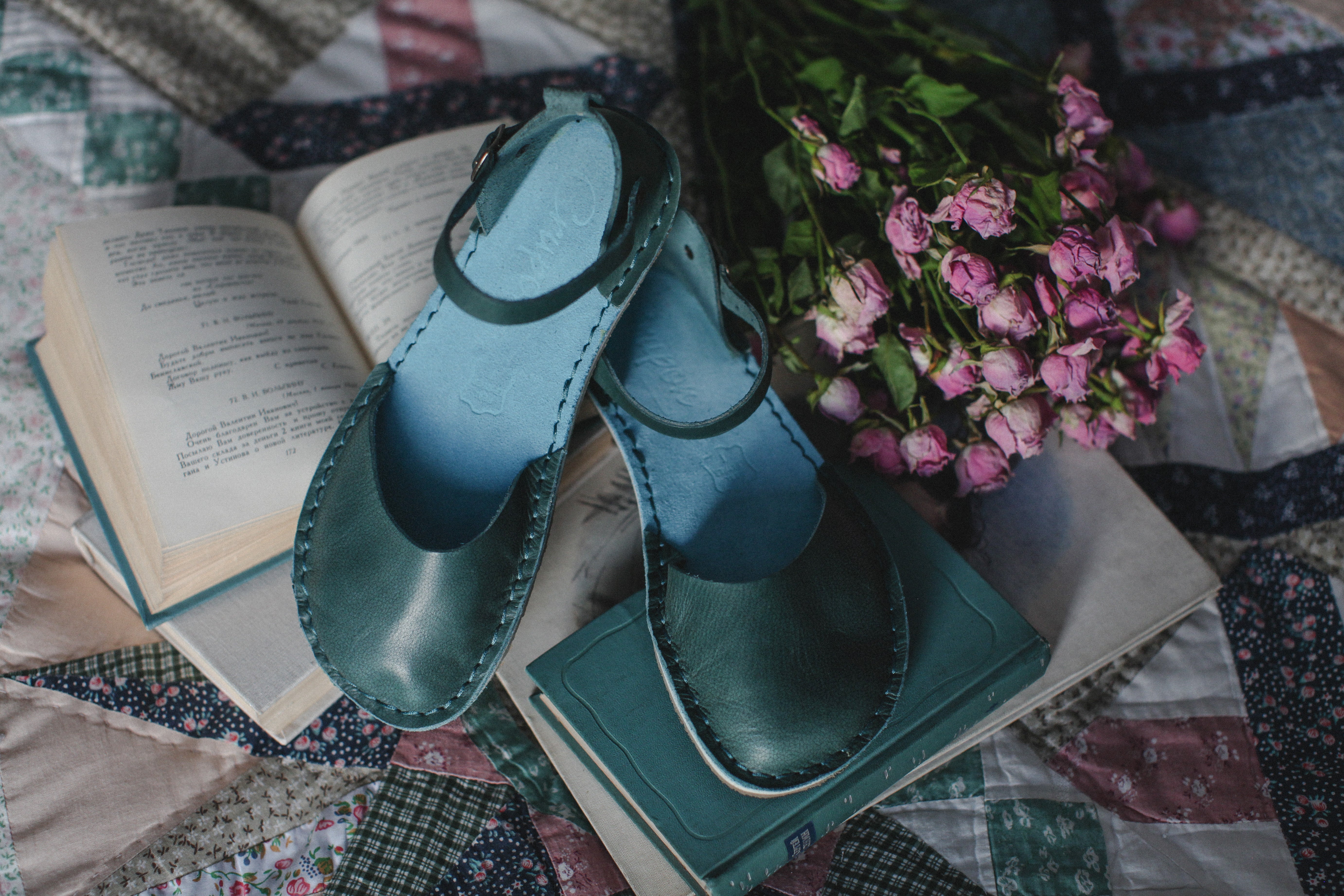 barefoot sandals top view showing wide toe box