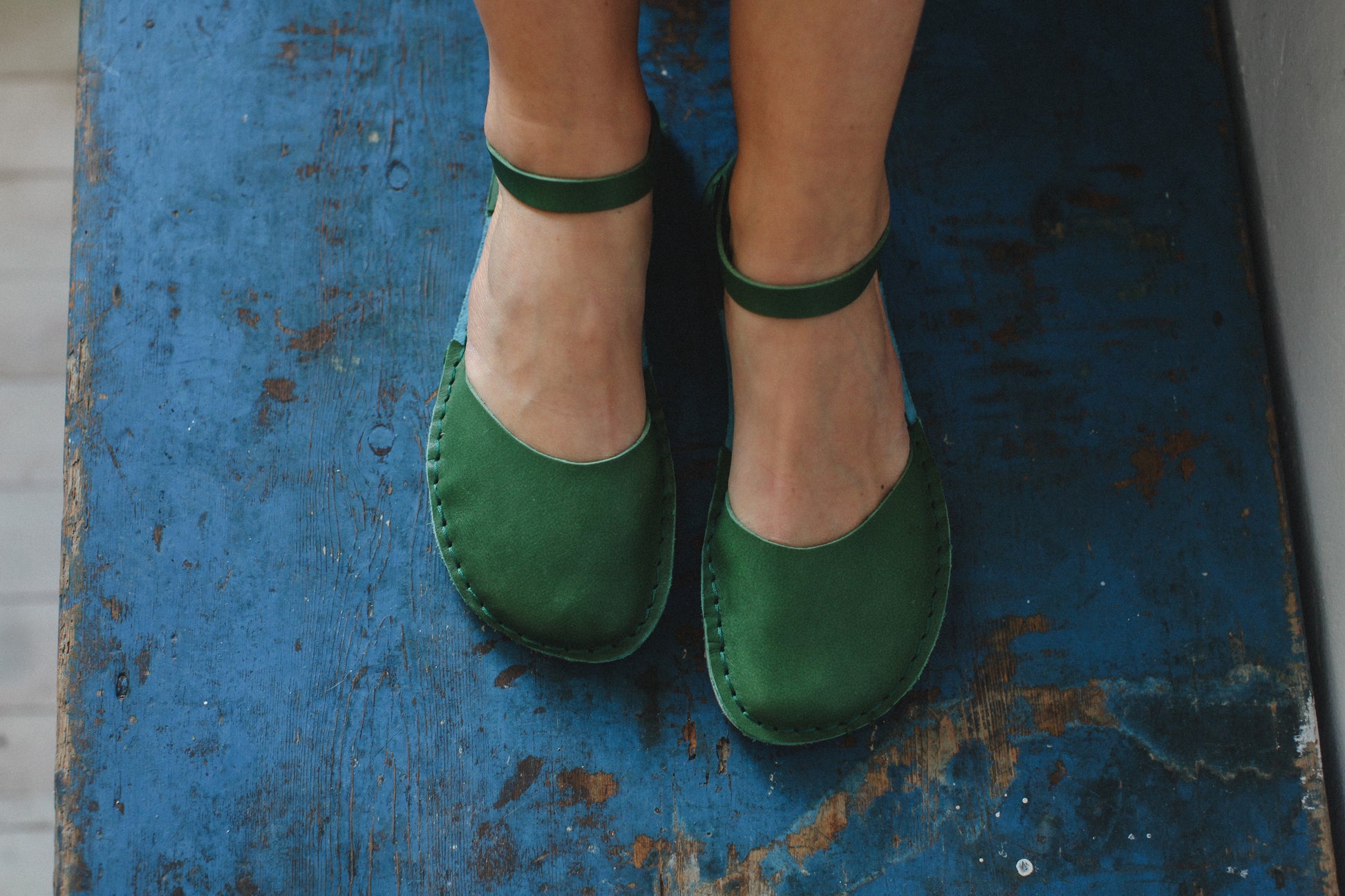 barefoot sandals side profile showing zero drop sole