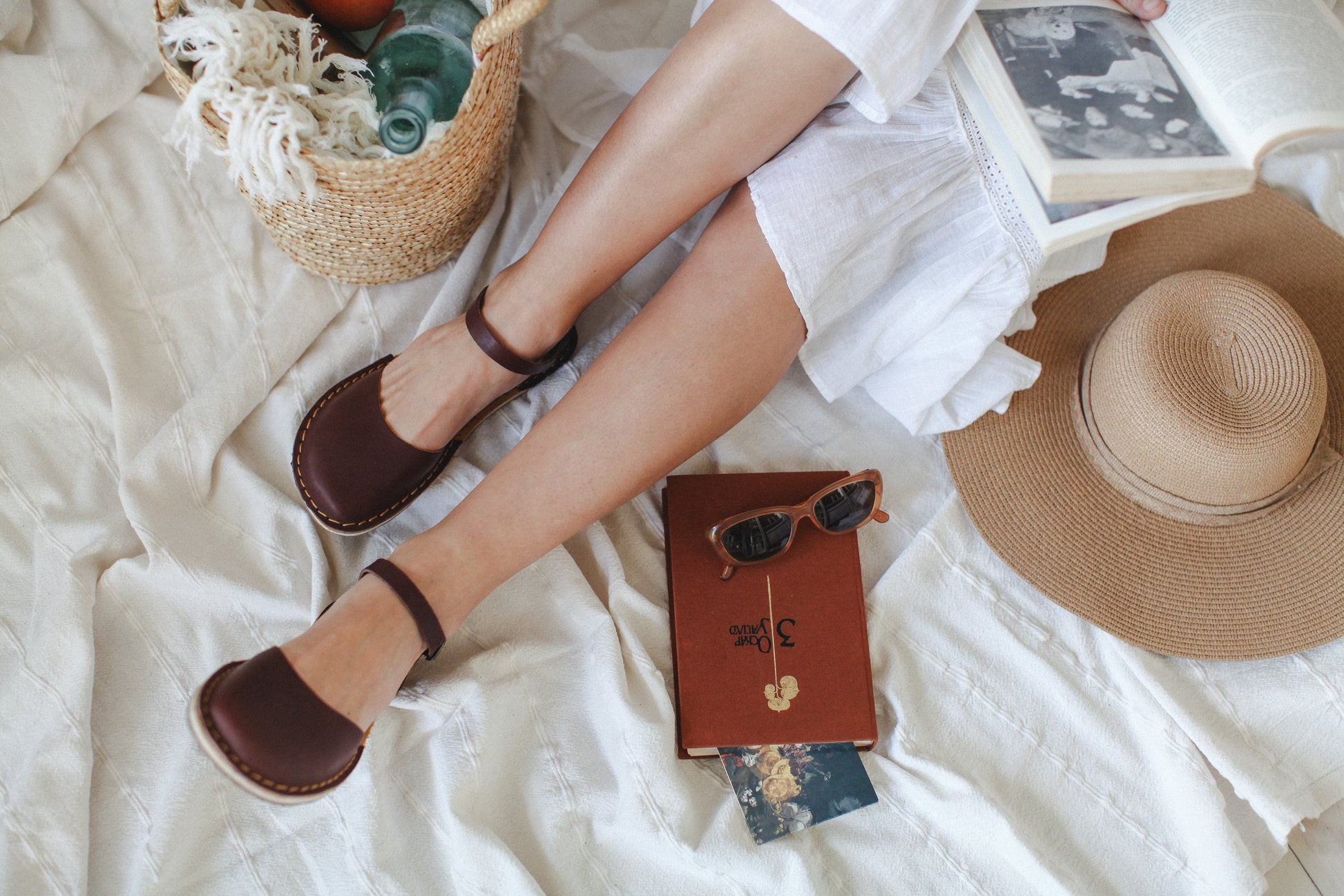 barefoot sandals top view showing wide toe box